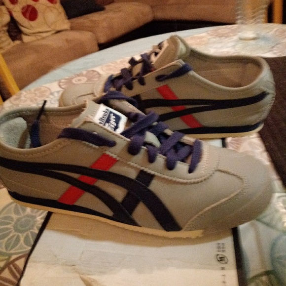 onitsuka tiger size 4
